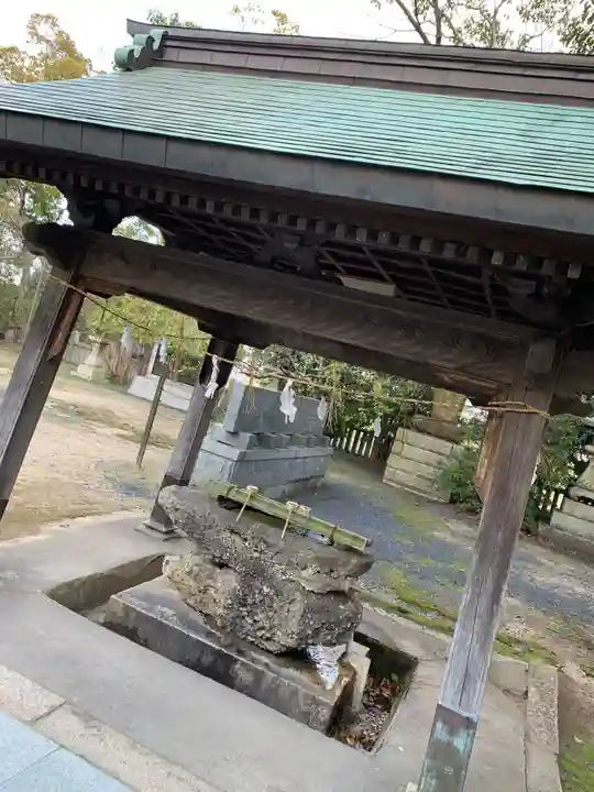 高泊神社の手水舎