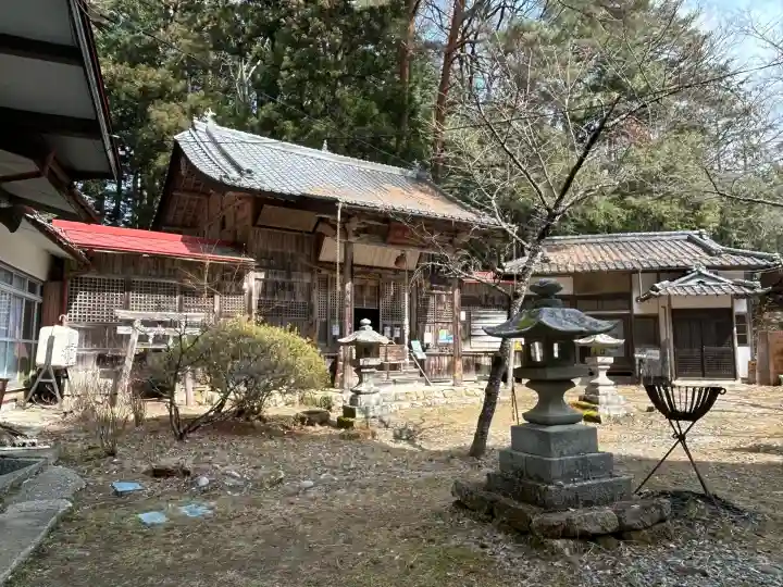修那羅山安宮神社の{uncategorized: "未分類", other: "その他", undefined: "問題あり", building: "その他建物", grave: "お墓", sacred_gate: "鳥居", guardian: "狛犬", statue: "像", buddha: "仏像", history: "歴史", nature: "自然", garden: "庭園", animal: "動物", pagoda: "塔", temizu: "手水舎", mountain_gate: "山門・神門", sanctuary: "本殿・本堂", subordinate: "末社・摂社", art: "芸術", scenery: "景色", jizo: "地蔵", ema: "絵馬", goshuin: "御朱印", omikuji: "おみくじ", items: "授与品その他", amulet: "お守り", goshuincho: "御朱印帳", eats: "食事", festival: "お祭り", votive_dance: "神楽", shichigosan: "七五三参", wedding: "結婚式", experience: "体験その他", initially: "初詣", around: "周辺", anti_infection: "感染症対策"}