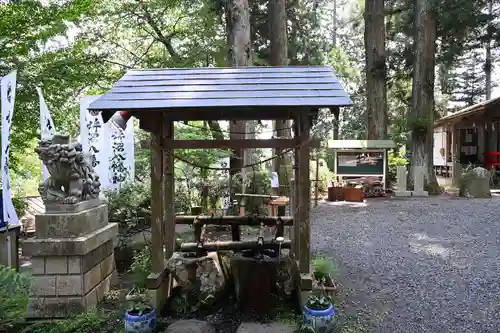 坪沼八幡神社の手水舎