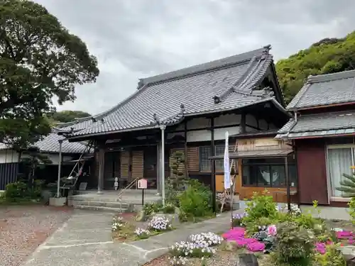 成願寺の本殿・本堂