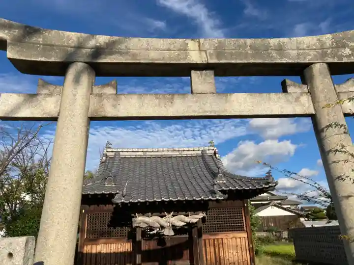 友近神社の鳥居