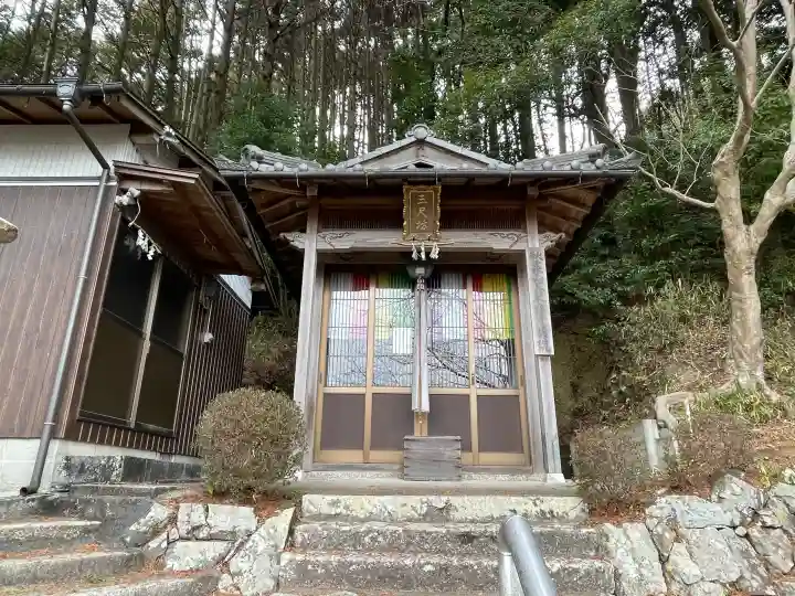 秋葉神社の{uncategorized: "未分類", other: "その他", undefined: "問題あり", building: "その他建物", grave: "お墓", sacred_gate: "鳥居", guardian: "狛犬", statue: "像", buddha: "仏像", history: "歴史", nature: "自然", garden: "庭園", animal: "動物", pagoda: "塔", temizu: "手水舎", mountain_gate: "山門・神門", sanctuary: "本殿・本堂", subordinate: "末社・摂社", art: "芸術", scenery: "景色", jizo: "地蔵", ema: "絵馬", goshuin: "御朱印", omikuji: "おみくじ", items: "授与品その他", amulet: "お守り", goshuincho: "御朱印帳", eats: "食事", festival: "お祭り", votive_dance: "神楽", shichigosan: "七五三参", wedding: "結婚式", experience: "体験その他", initially: "初詣", around: "周辺", anti_infection: "感染症対策"}