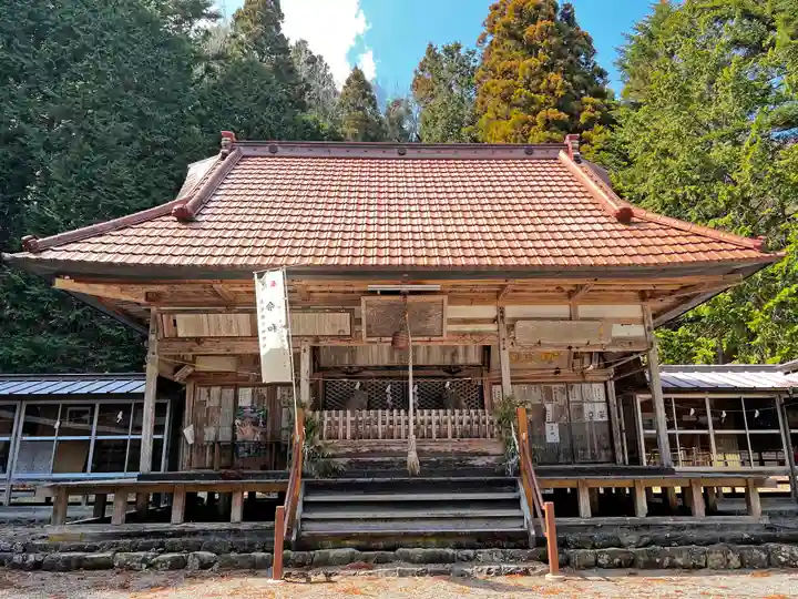 高尾穂見神社の本殿・本堂