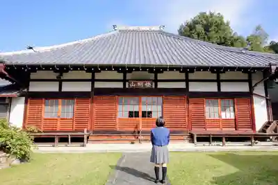 高蔵寺の本殿・本堂