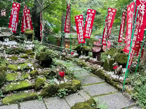 佐助稲荷神社の庭園