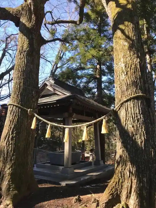 筒口神社の手水舎