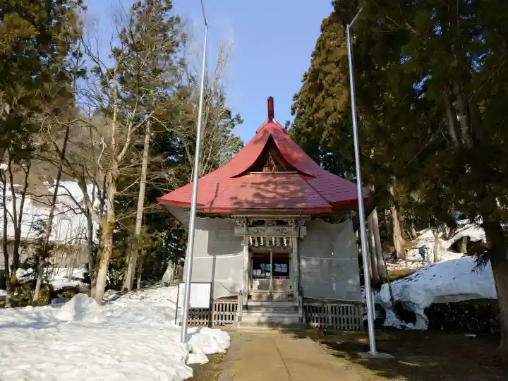 浦佐白山神社の{uncategorized: "未分類", other: "その他", undefined: "問題あり", building: "その他建物", grave: "お墓", sacred_gate: "鳥居", guardian: "狛犬", statue: "像", buddha: "仏像", history: "歴史", nature: "自然", garden: "庭園", animal: "動物", pagoda: "塔", temizu: "手水舎", mountain_gate: "山門・神門", sanctuary: "本殿・本堂", subordinate: "末社・摂社", art: "芸術", scenery: "景色", jizo: "地蔵", ema: "絵馬", goshuin: "御朱印", omikuji: "おみくじ", items: "授与品その他", amulet: "お守り", goshuincho: "御朱印帳", eats: "食事", festival: "お祭り", votive_dance: "神楽", shichigosan: "七五三参", wedding: "結婚式", experience: "体験その他", initially: "初詣", around: "周辺", anti_infection: "感染症対策"}