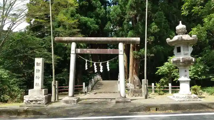 諏訪神社の鳥居