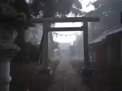 神明社の鳥居