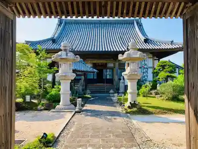 朝日寺の本殿・本堂