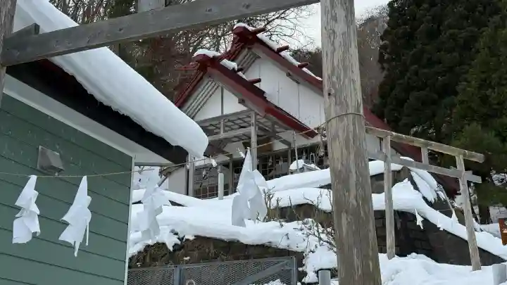 小谷石神社の{uncategorized: "未分類", other: "その他", undefined: "問題あり", building: "その他建物", grave: "お墓", sacred_gate: "鳥居", guardian: "狛犬", statue: "像", buddha: "仏像", history: "歴史", nature: "自然", garden: "庭園", animal: "動物", pagoda: "塔", temizu: "手水舎", mountain_gate: "山門・神門", sanctuary: "本殿・本堂", subordinate: "末社・摂社", art: "芸術", scenery: "景色", jizo: "地蔵", ema: "絵馬", goshuin: "御朱印", omikuji: "おみくじ", items: "授与品その他", amulet: "お守り", goshuincho: "御朱印帳", eats: "食事", festival: "お祭り", votive_dance: "神楽", shichigosan: "七五三参", wedding: "結婚式", experience: "体験その他", initially: "初詣", around: "周辺", anti_infection: "感染症対策"}