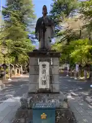 南湖神社の像