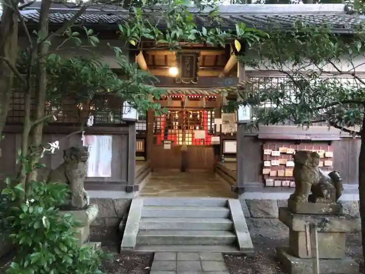 平群坐紀氏神社の本殿・本堂