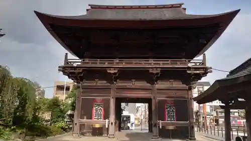 高幡不動尊　金剛寺の山門