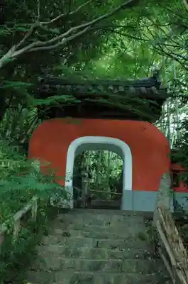石峯寺の山門・神門