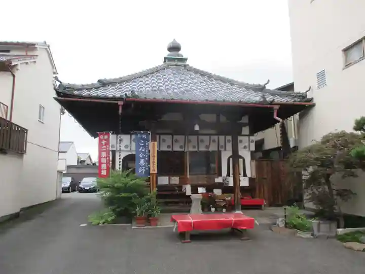 薬師院の本殿・本堂