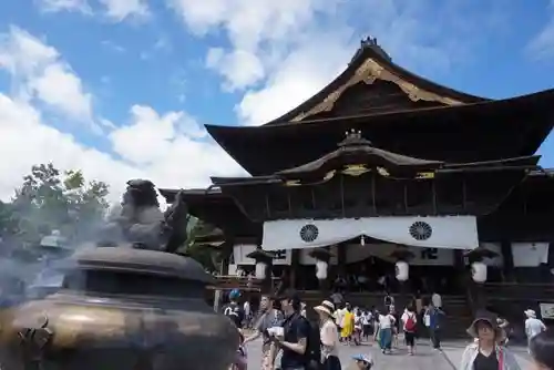 善光寺の本殿・本堂