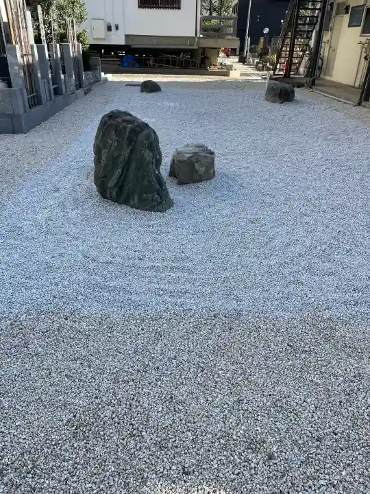 正行寺の{uncategorized: "未分類", other: "その他", undefined: "問題あり", building: "その他建物", grave: "お墓", sacred_gate: "鳥居", guardian: "狛犬", statue: "像", buddha: "仏像", history: "歴史", nature: "自然", garden: "庭園", animal: "動物", pagoda: "塔", temizu: "手水舎", mountain_gate: "山門・神門", sanctuary: "本殿・本堂", subordinate: "末社・摂社", art: "芸術", scenery: "景色", jizo: "地蔵", ema: "絵馬", goshuin: "御朱印", omikuji: "おみくじ", items: "授与品その他", amulet: "お守り", goshuincho: "御朱印帳", eats: "食事", festival: "お祭り", votive_dance: "神楽", shichigosan: "七五三参", wedding: "結婚式", experience: "体験その他", initially: "初詣", around: "周辺", anti_infection: "感染症対策"}