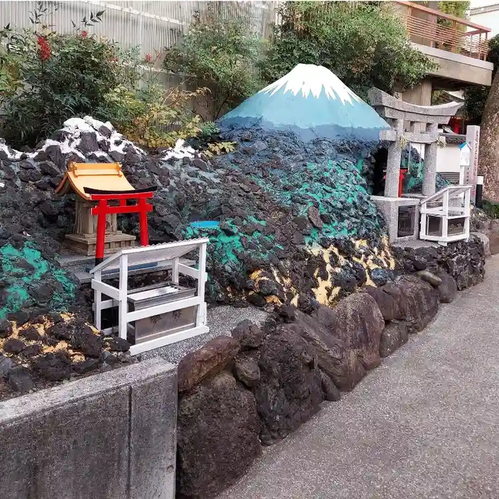 京濱伏見稲荷神社の末社・摂社