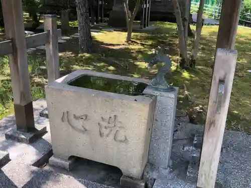 額西神社の手水舎
