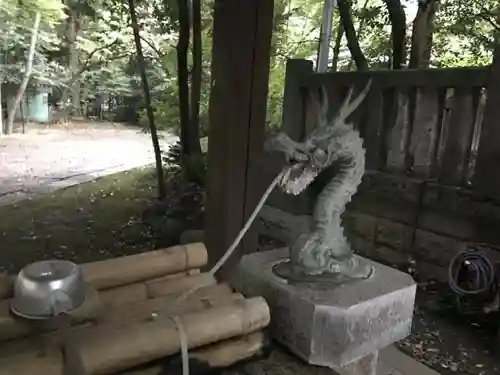 西久保八幡神社の手水舎