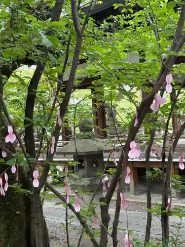 天孫神社の{uncategorized: "未分類", other: "その他", undefined: "問題あり", building: "その他建物", grave: "お墓", sacred_gate: "鳥居", guardian: "狛犬", statue: "像", buddha: "仏像", history: "歴史", nature: "自然", garden: "庭園", animal: "動物", pagoda: "塔", temizu: "手水舎", mountain_gate: "山門・神門", sanctuary: "本殿・本堂", subordinate: "末社・摂社", art: "芸術", scenery: "景色", jizo: "地蔵", ema: "絵馬", goshuin: "御朱印", omikuji: "おみくじ", items: "授与品その他", amulet: "お守り", goshuincho: "御朱印帳", eats: "食事", festival: "お祭り", votive_dance: "神楽", shichigosan: "七五三参", wedding: "結婚式", experience: "体験その他", initially: "初詣", around: "周辺", anti_infection: "感染症対策"}