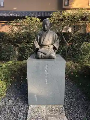 松陰神社の像