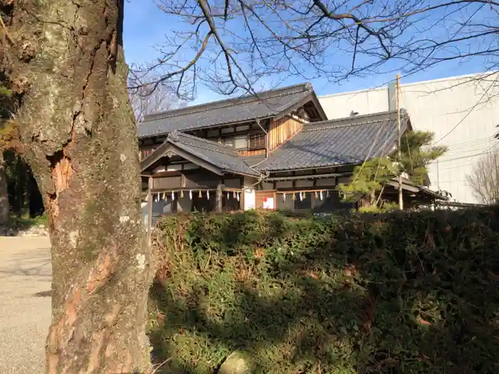 岡神社の建物その他