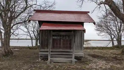 諏訪神社の本殿