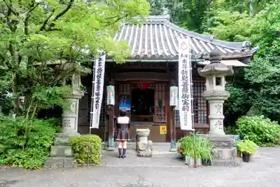 弥勒寺の本殿・本堂