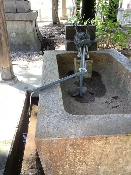 本土神社の手水舎
