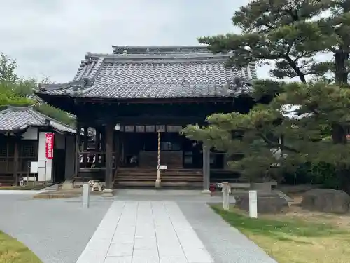 高照寺の{uncategorized: "未分類", other: "その他", undefined: "問題あり", building: "その他建物", grave: "お墓", sacred_gate: "鳥居", guardian: "狛犬", statue: "像", buddha: "仏像", history: "歴史", nature: "自然", garden: "庭園", animal: "動物", pagoda: "塔", temizu: "手水舎", mountain_gate: "山門・神門", sanctuary: "本殿・本堂", subordinate: "末社・摂社", art: "芸術", scenery: "景色", jizo: "地蔵", ema: "絵馬", goshuin: "御朱印", omikuji: "おみくじ", items: "授与品その他", amulet: "お守り", goshuincho: "御朱印帳", eats: "食事", festival: "お祭り", votive_dance: "神楽", shichigosan: "七五三参", wedding: "結婚式", experience: "体験その他", initially: "初詣", around: "周辺", anti_infection: "感染症対策"}