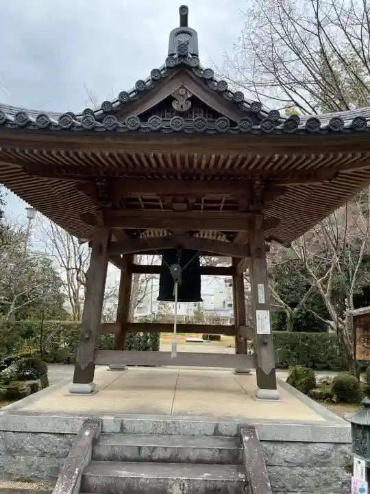 龍福寺の{uncategorized: "未分類", other: "その他", undefined: "問題あり", building: "その他建物", grave: "お墓", sacred_gate: "鳥居", guardian: "狛犬", statue: "像", buddha: "仏像", history: "歴史", nature: "自然", garden: "庭園", animal: "動物", pagoda: "塔", temizu: "手水舎", mountain_gate: "山門・神門", sanctuary: "本殿・本堂", subordinate: "末社・摂社", art: "芸術", scenery: "景色", jizo: "地蔵", ema: "絵馬", goshuin: "御朱印", omikuji: "おみくじ", items: "授与品その他", amulet: "お守り", goshuincho: "御朱印帳", eats: "食事", festival: "お祭り", votive_dance: "神楽", shichigosan: "七五三参", wedding: "結婚式", experience: "体験その他", initially: "初詣", around: "周辺", anti_infection: "感染症対策"}