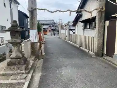 高田大神社の{uncategorized: "未分類", other: "その他", undefined: "問題あり", building: "その他建物", grave: "お墓", sacred_gate: "鳥居", guardian: "狛犬", statue: "像", buddha: "仏像", history: "歴史", nature: "自然", garden: "庭園", animal: "動物", pagoda: "塔", temizu: "手水舎", mountain_gate: "山門・神門", sanctuary: "本殿・本堂", subordinate: "末社・摂社", art: "芸術", scenery: "景色", jizo: "地蔵", ema: "絵馬", goshuin: "御朱印", omikuji: "おみくじ", items: "授与品その他", amulet: "お守り", goshuincho: "御朱印帳", eats: "食事", festival: "お祭り", votive_dance: "神楽", shichigosan: "七五三参", wedding: "結婚式", experience: "体験その他", initially: "初詣", around: "周辺", anti_infection: "感染症対策"}