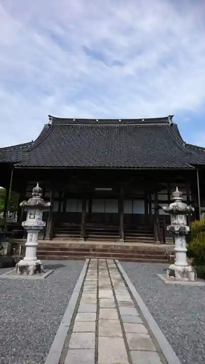 信楽寺の本殿・本堂