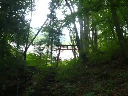 上湯原稲荷の鳥居