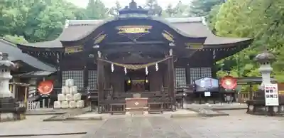 武田神社の本殿・本堂