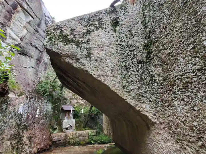 生石神社の本殿・本堂