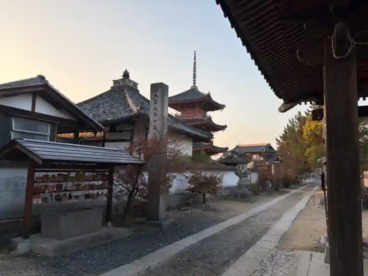 遍照院の{uncategorized: "未分類", other: "その他", undefined: "問題あり", building: "その他建物", grave: "お墓", sacred_gate: "鳥居", guardian: "狛犬", statue: "像", buddha: "仏像", history: "歴史", nature: "自然", garden: "庭園", animal: "動物", pagoda: "塔", temizu: "手水舎", mountain_gate: "山門・神門", sanctuary: "本殿・本堂", subordinate: "末社・摂社", art: "芸術", scenery: "景色", jizo: "地蔵", ema: "絵馬", goshuin: "御朱印", omikuji: "おみくじ", items: "授与品その他", amulet: "お守り", goshuincho: "御朱印帳", eats: "食事", festival: "お祭り", votive_dance: "神楽", shichigosan: "七五三参", wedding: "結婚式", experience: "体験その他", initially: "初詣", around: "周辺", anti_infection: "感染症対策"}