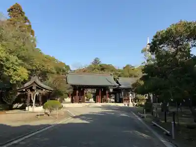 竈山神社の{uncategorized: "未分類", other: "その他", undefined: "問題あり", building: "その他建物", grave: "お墓", sacred_gate: "鳥居", guardian: "狛犬", statue: "像", buddha: "仏像", history: "歴史", nature: "自然", garden: "庭園", animal: "動物", pagoda: "塔", temizu: "手水舎", mountain_gate: "山門・神門", sanctuary: "本殿・本堂", subordinate: "末社・摂社", art: "芸術", scenery: "景色", jizo: "地蔵", ema: "絵馬", goshuin: "御朱印", omikuji: "おみくじ", items: "授与品その他", amulet: "お守り", goshuincho: "御朱印帳", eats: "食事", festival: "お祭り", votive_dance: "神楽", shichigosan: "七五三参", wedding: "結婚式", experience: "体験その他", initially: "初詣", around: "周辺", anti_infection: "感染症対策"}