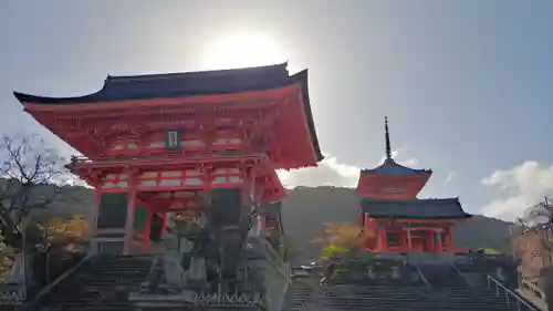 清水寺の山門・神門