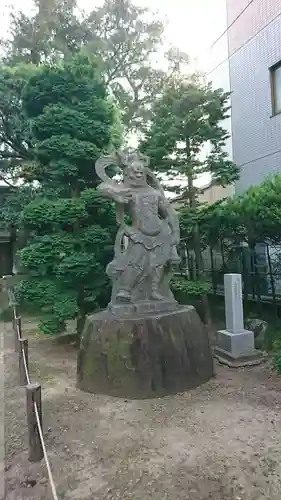 大林寺の像