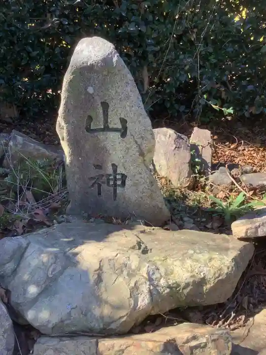 楽田原の三十三間堂の末社・摂社