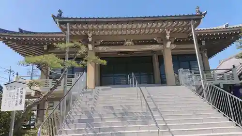 秋葉山圓通寺の本殿・本堂