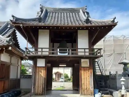 正覚寺の山門