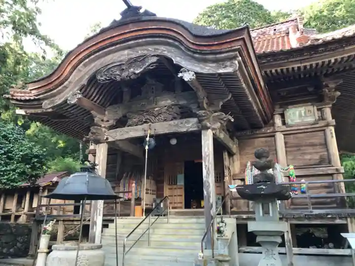 明石寺の本殿・本堂