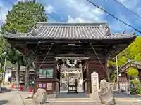 白國神社の山門・神門