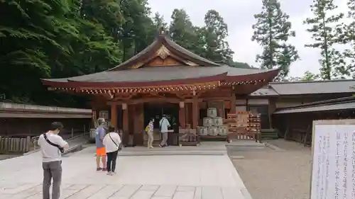 高麗神社の本殿