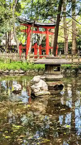 調神社の像