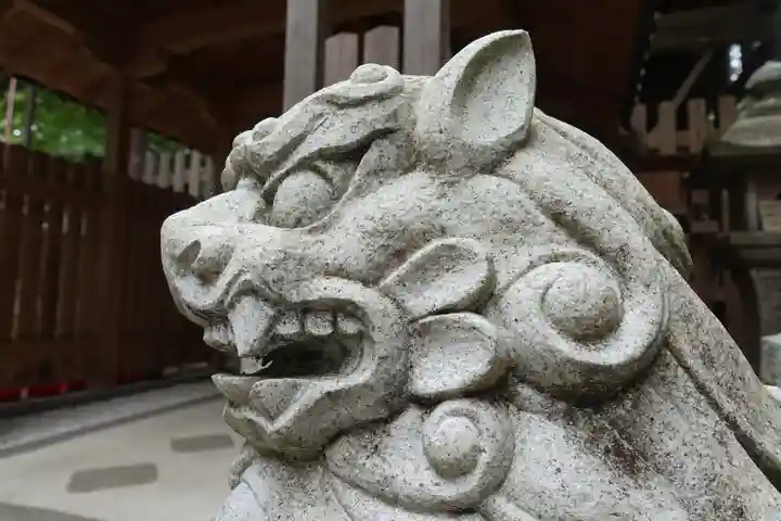 愛宕神社(阿多古神社)の狛犬